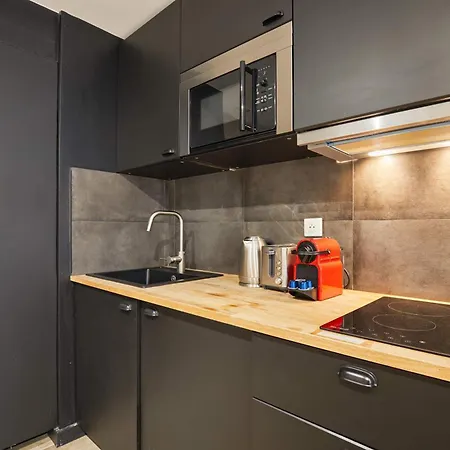 Cozy In The Center Of 2 Bedrooms Appartamento