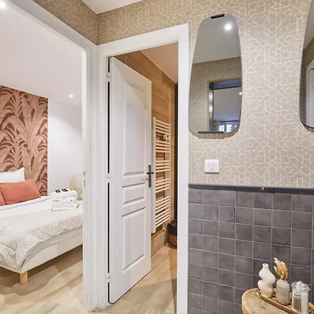 Cozy In The Center Of 2 Bedrooms * Parigi